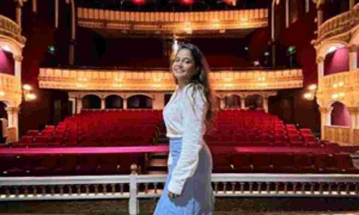 थिएटर ने मेरे करियर में निभाई अहम भूमिका : हेमांगी कवि